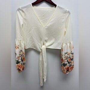 4 for $25 💜 SHEIN Cream Color Crop Top with Floral Puffy Sleeves Size XS